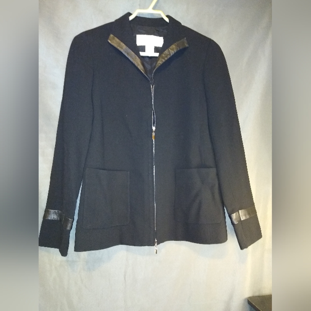 Doncaster long sleeve jacket with front pockets